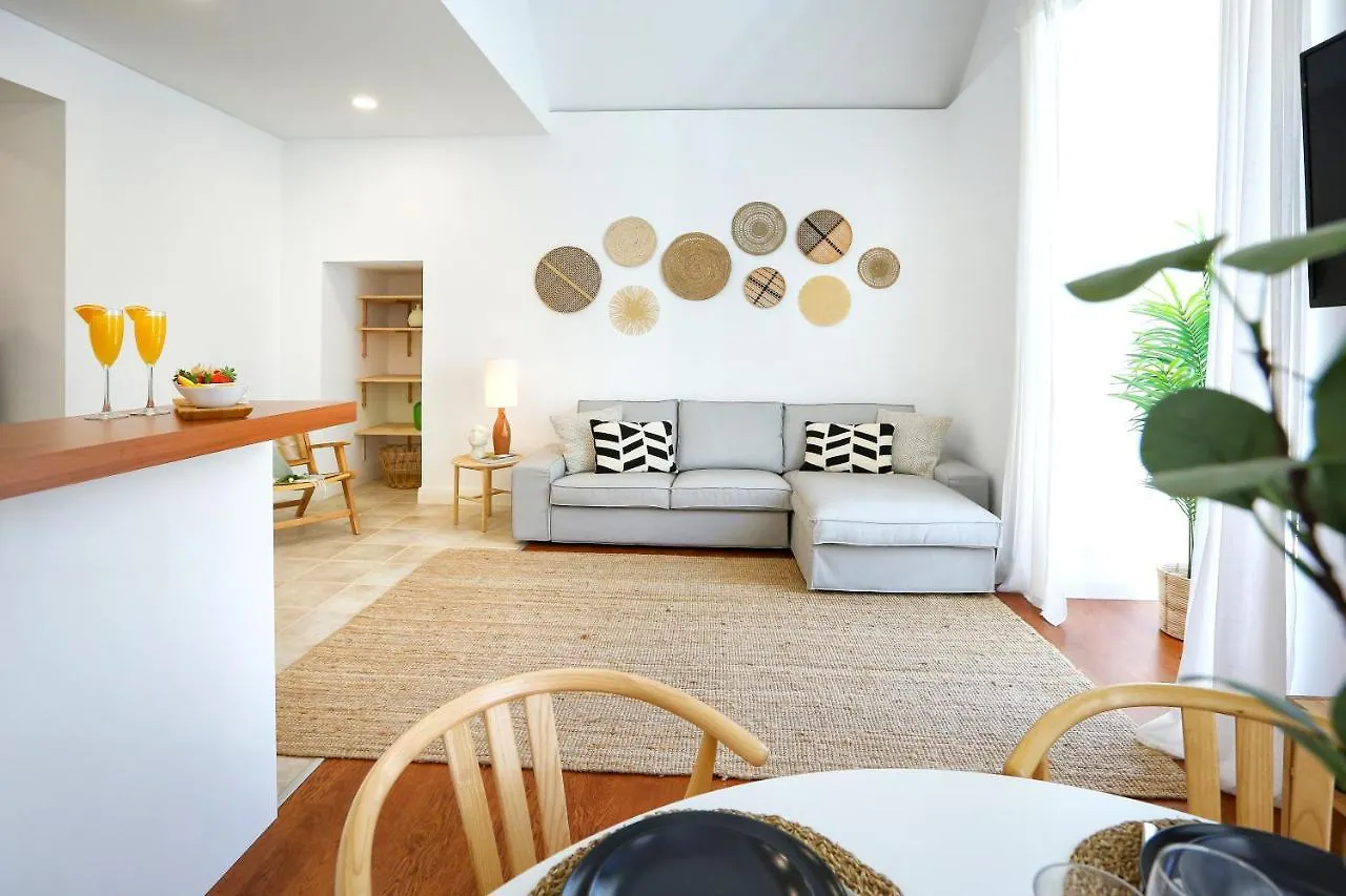 Faro Away From Home Apartment 0*,